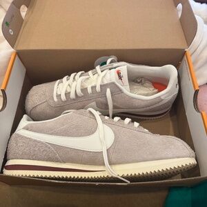 Nike Cortez SE Men’s 13US